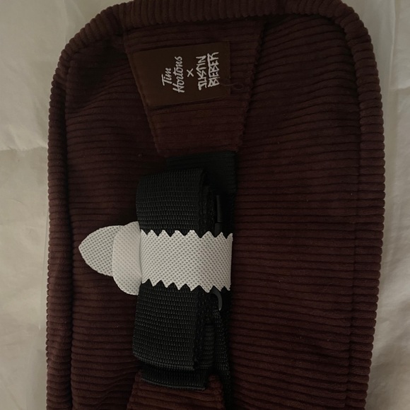 Tim Biebs Fanny pack NWT Justin Bieber x Tim Hortons - Picture 4 of 4